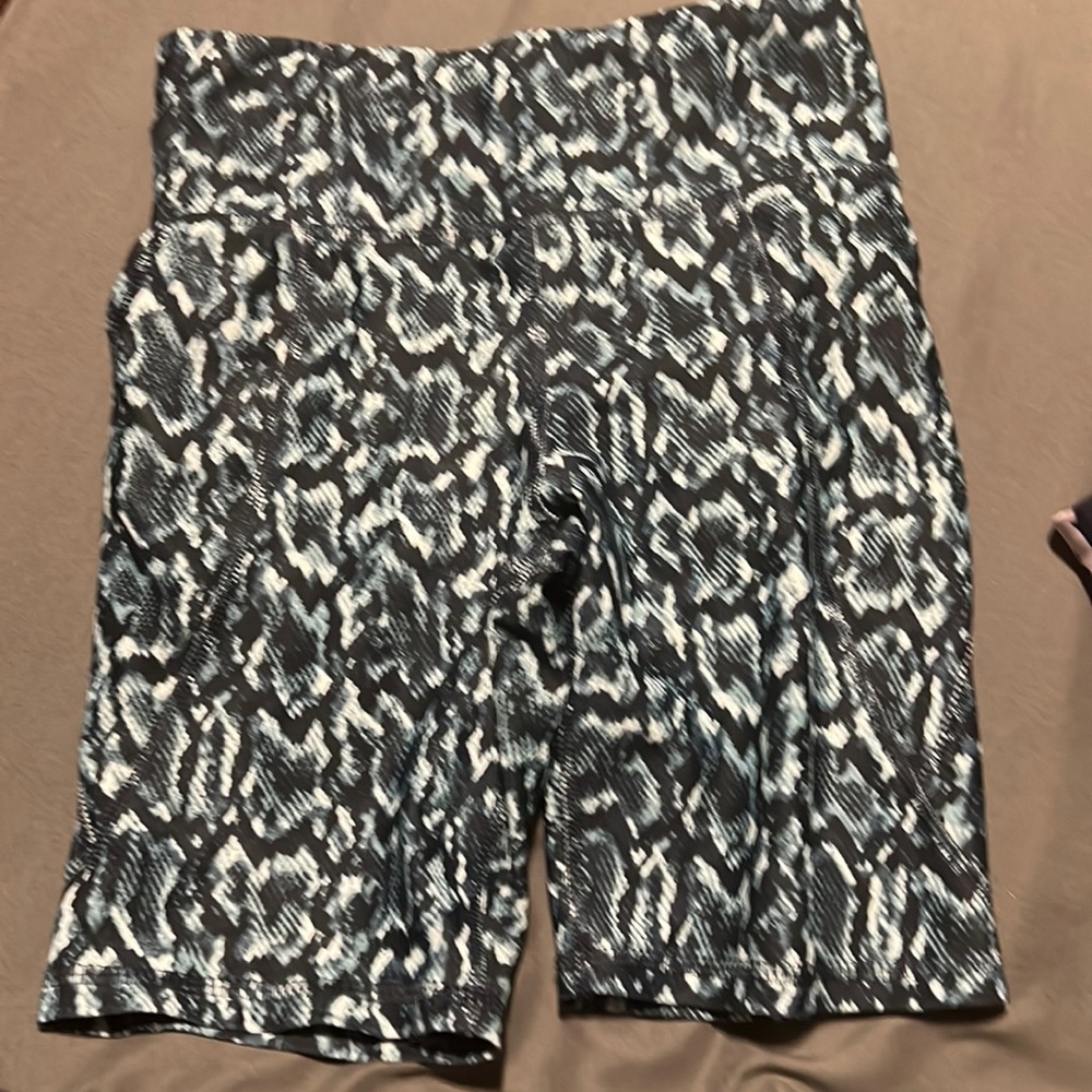 Girl’s biker shorts size 8. ( 2 pairs)